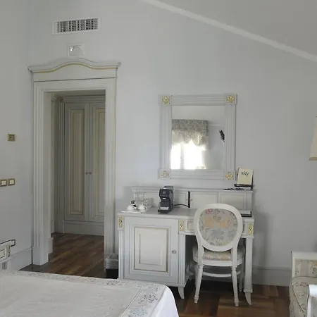 Hotel De Paris 4*