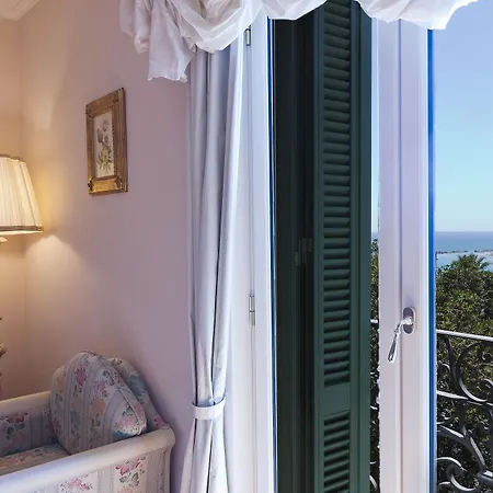 Hotel De Paris 4*