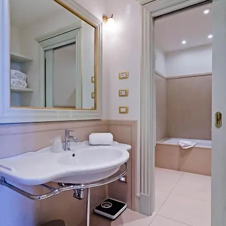 Hotel De Paris 4*