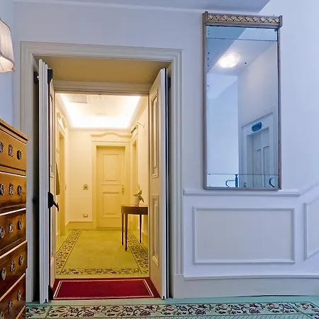Hotel De Paris