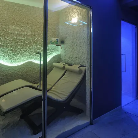 De Paris Hotel 4*