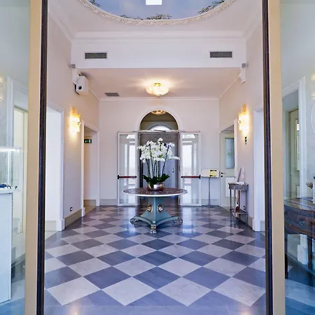 De Paris Hotel