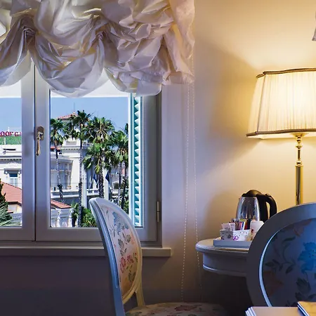 Hotel De Paris