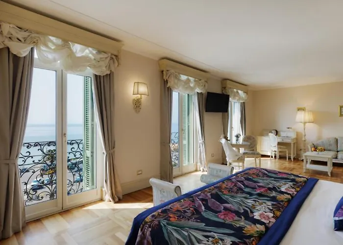 فندق دي باريس 4*