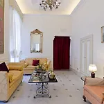 De Paris Hotel