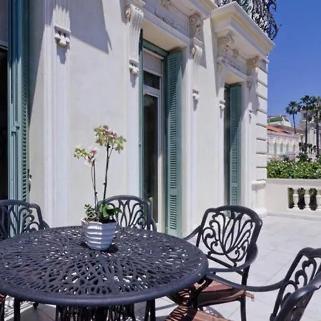 De Paris Hotel 4*