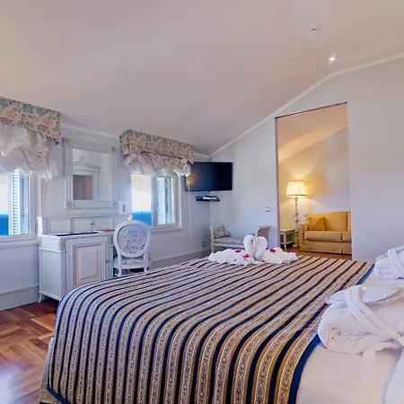 Hotel De Paris