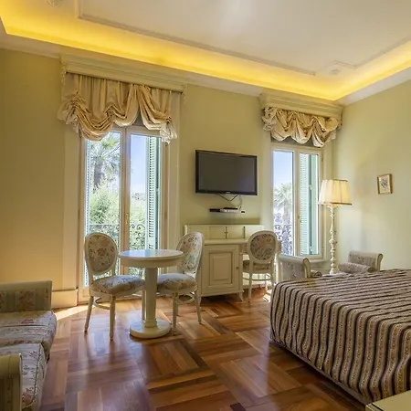 De Paris Ξενοδοχείο 4*
