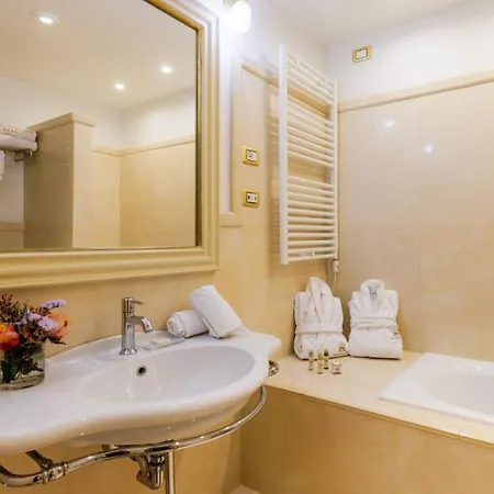 De Paris 4*