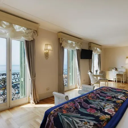Ξενοδοχείο De Paris 4*