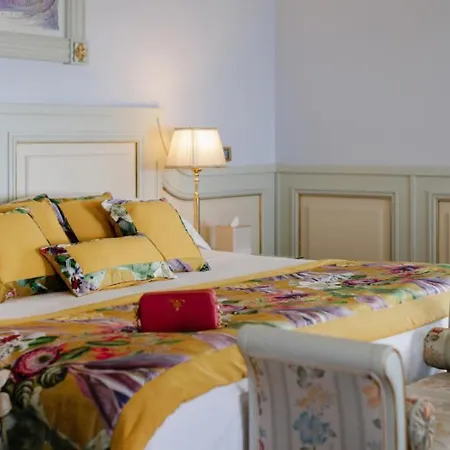 מלון De Paris 4*