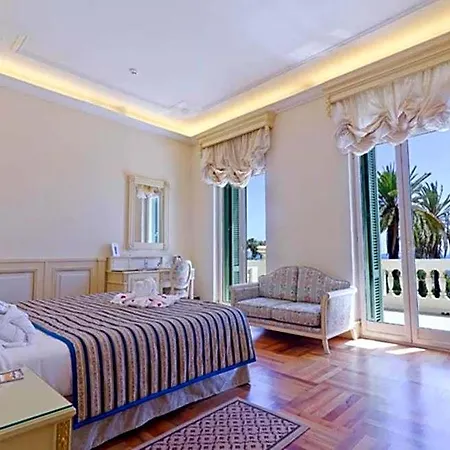 De Paris Ξενοδοχείο 4*
